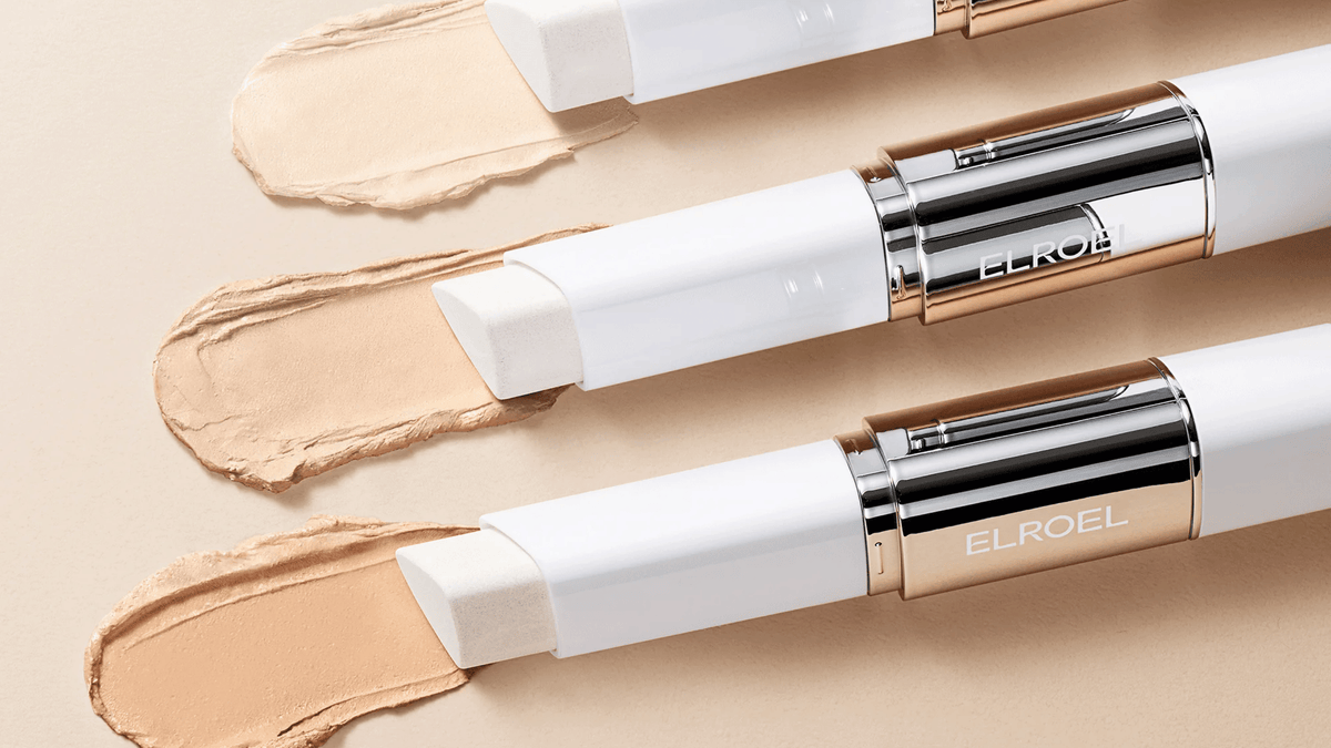 ELROEL cushion stick foundation med krämig formula applicerad i flera nyanser, koreansk makeup som ger jämn täckning, naturlig finish och återfuktad hud.