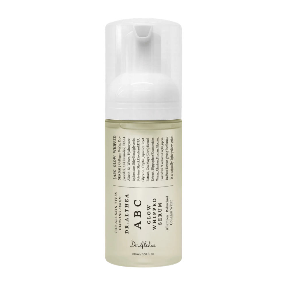 Kuva – taustasta irrotettu tuote (Google Images tärkeä)
Dr. Althea ABC Glow Whipped Serum pumppupullossa, jossa on kevyt mousse-koostumus, joka kosteuttaa, tasoittaa ihon sävyä ja antaa hehkua.