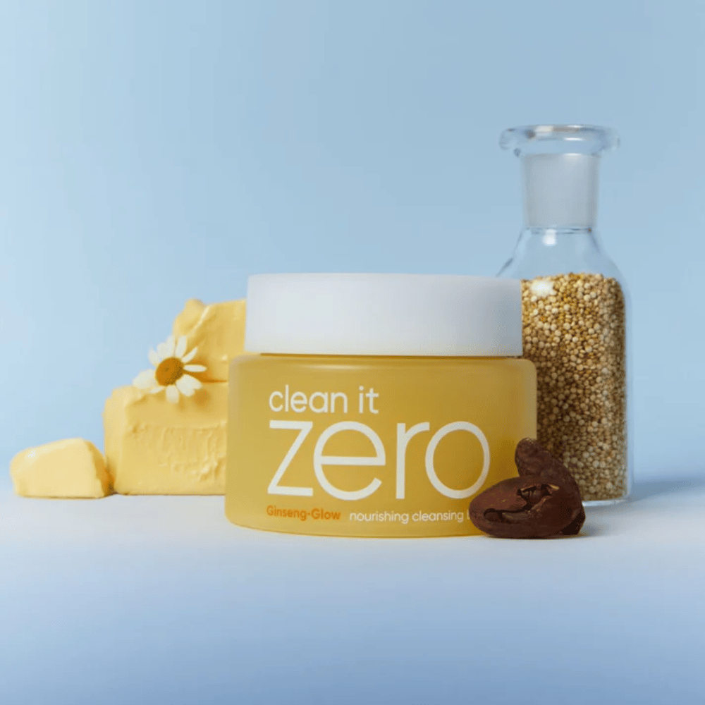 Tuotekuva Clean It Zero Ginseng-Glow Cleansing Balmista, jossa ainesosainspiraationa ginseng ja ravitsevat öljyt, hellävarainen puhdistusbalmi, joka sulattaa meikin ja puhdistaa ihon kuivattamatta.