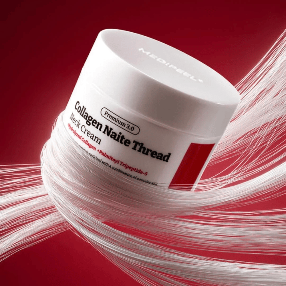 MEDIPEEL Collagen Naite Thread Neck Cream Premium 3.0 – kiinteyttävä kaulavoide hydrolysoidulla kollageenilla ja peptideillä, jotka parantavat ihon elastisuutta ja vähentävät näkyviä juonteita kaulalla ja dekolteella.