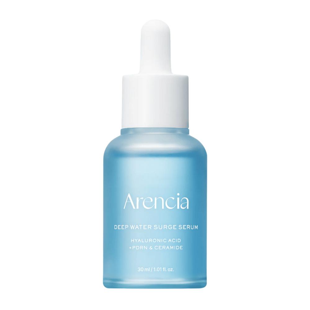 Arencia Deep Water Surge Serum 30 ml valkoisella taustalla – kosteuttava seerumi hyaluronihapolla, PDRN ja keramideilla herkälle, kuivalle ja kosteusköyhälle iholle.