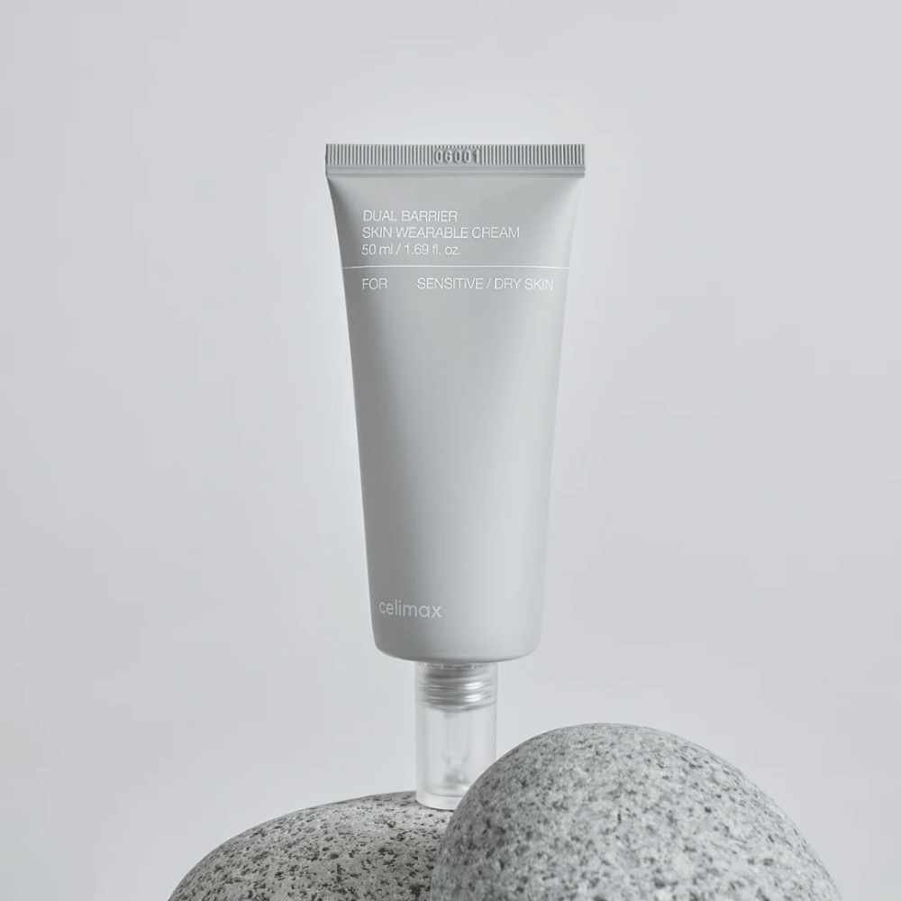 Celimax Dual Barrier Skin Wearable Cream kivellä, kosteuttava kasvovoide, joka on kehitetty herkälle ja kuivalle iholle keskittyen ihon suojamuurin vahvistamiseen ja mukavuuteen.