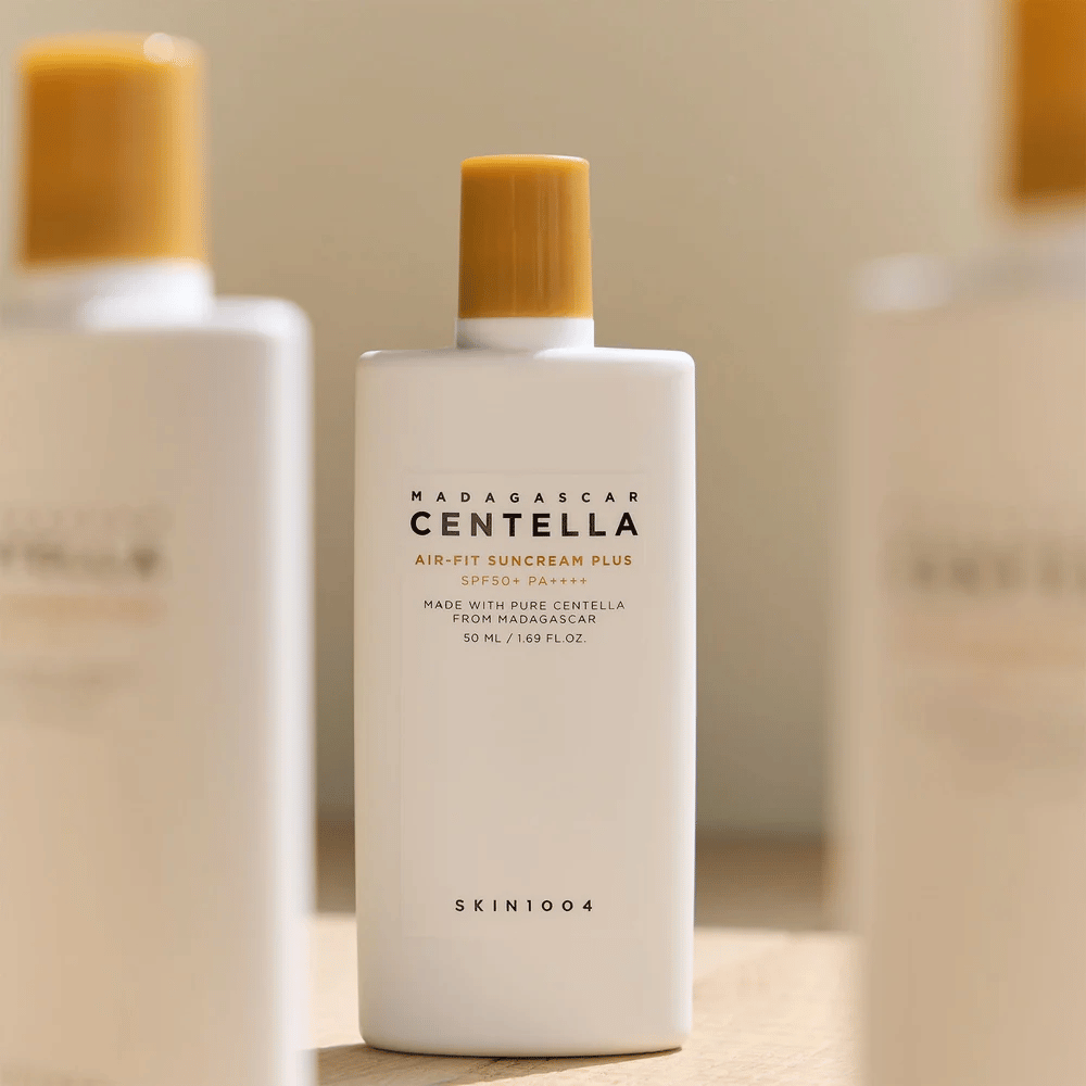 SKIN1004 Madagascar Centella Air-Fit Suncream Plus SPF50+ PA++++ -aurinkosuoja, jossa on centella asiaticaa, suojaa ihoa UV-säteiltä ja rauhoittaa herkkää ihoa