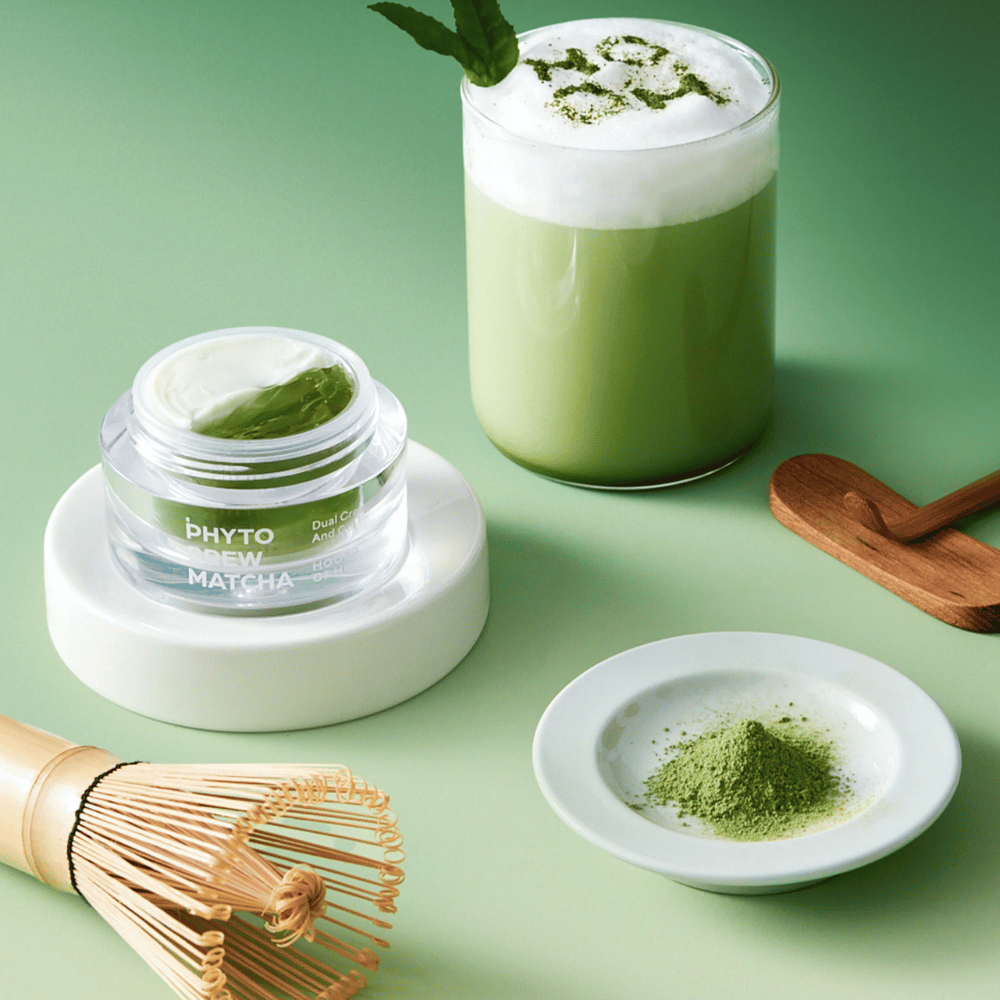 Kaksiosainen voide ja geeli matcha-uutteella, joka antaa intensiivistä kosteutusta, rauhoittaa herkkää ihoa ja vahvistaa ihon suojamuuria